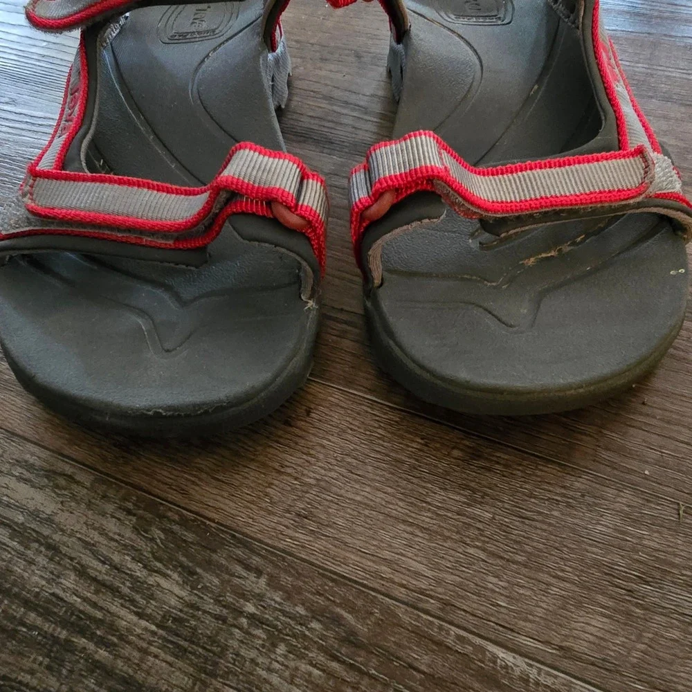 Teva Hurricane XLT 2 Sport Sandals Youth 4 Grey Red Hiking Water Shoes 1093489Y